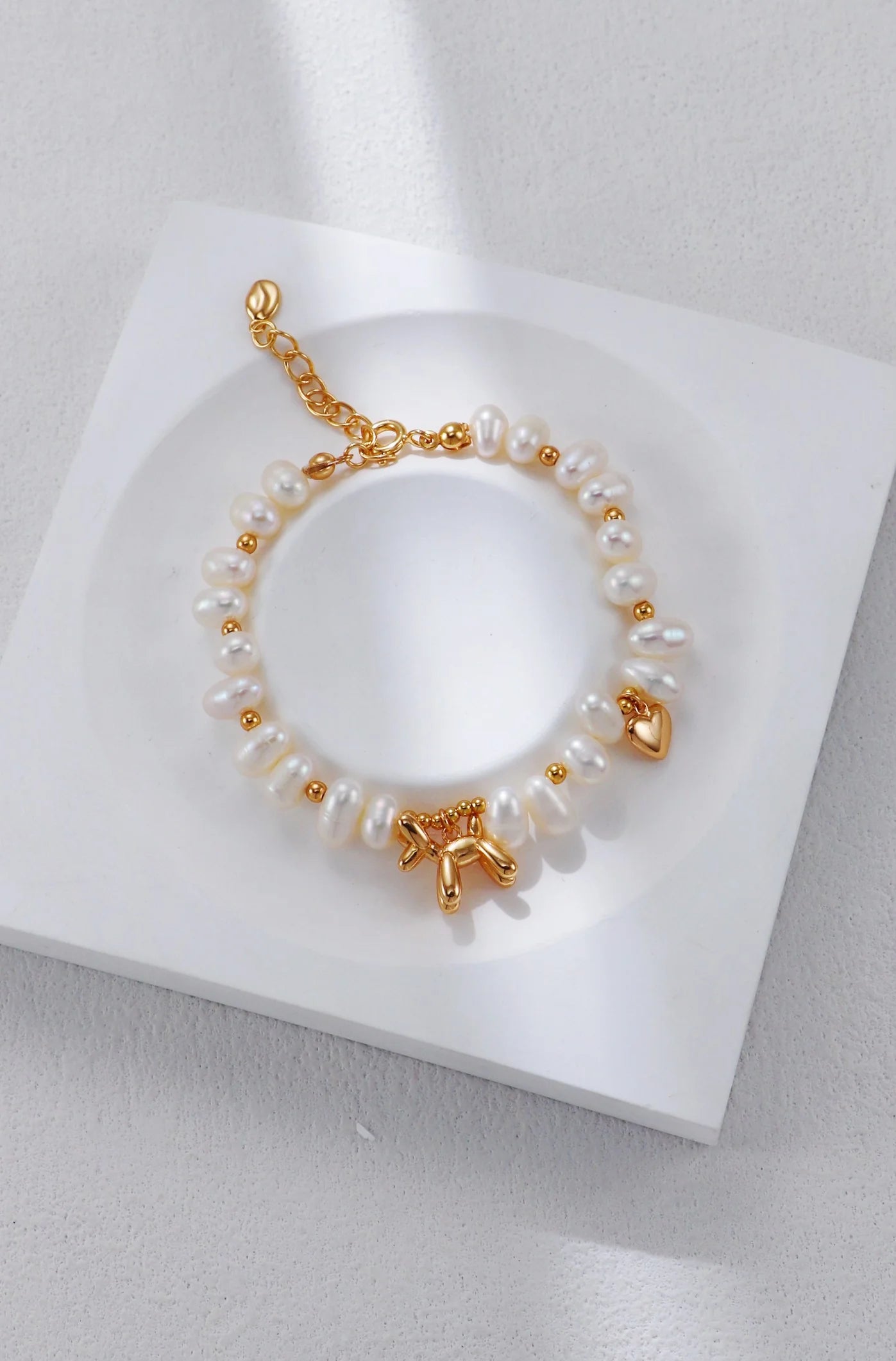 Balloon Dog Pearl Bracelet